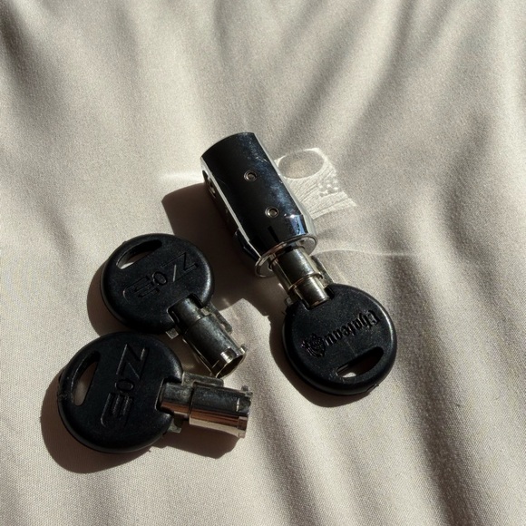 Lock Set with Keys - Picture 2 of 2